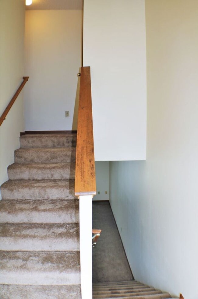 Building Photo - $1,450 | 3 Bedroom, 2.5 Bathroom Town Home...