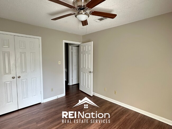 Building Photo - STANDOUT MEMPHIS RENTAL! 3BR/2BA | High Ceilings & Brick Fireplace | Fenced Yard!