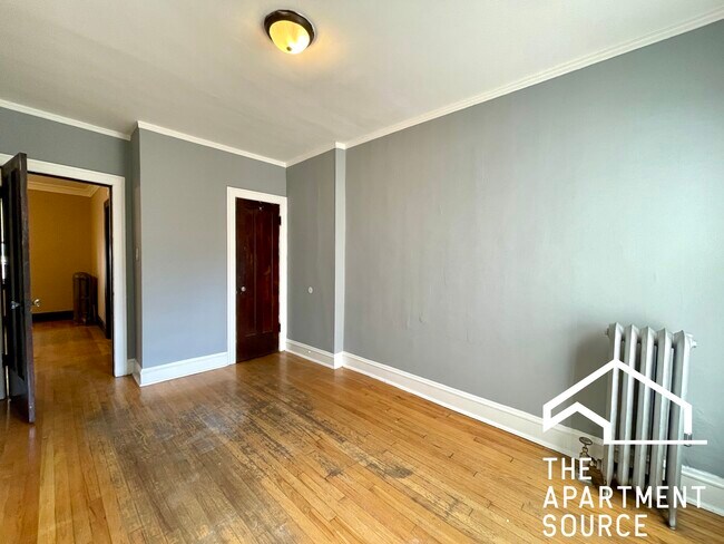 Building Photo - 2402 N Leclaire Ave