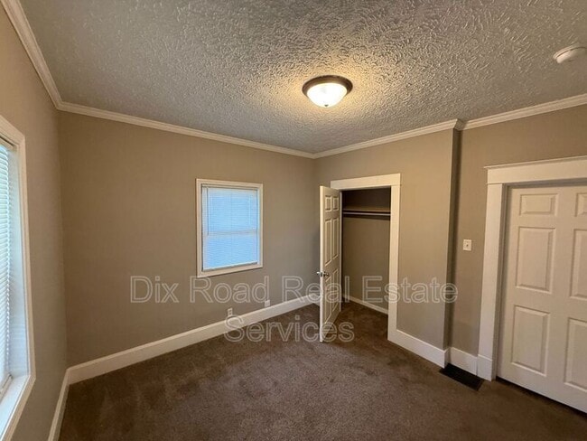 Building Photo - 1121 Kunz Ave
