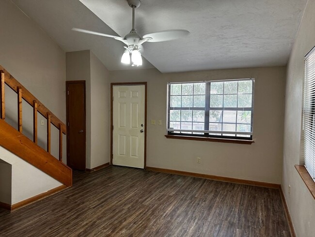 Building Photo - 1828 Jackson Bluff Rd