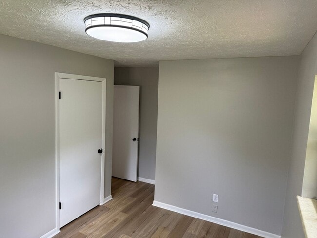 Building Photo - Renovated Rocky Hill Home