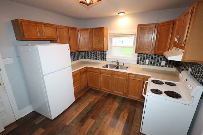 Building Photo - 2908 Pleasant Plain Ave