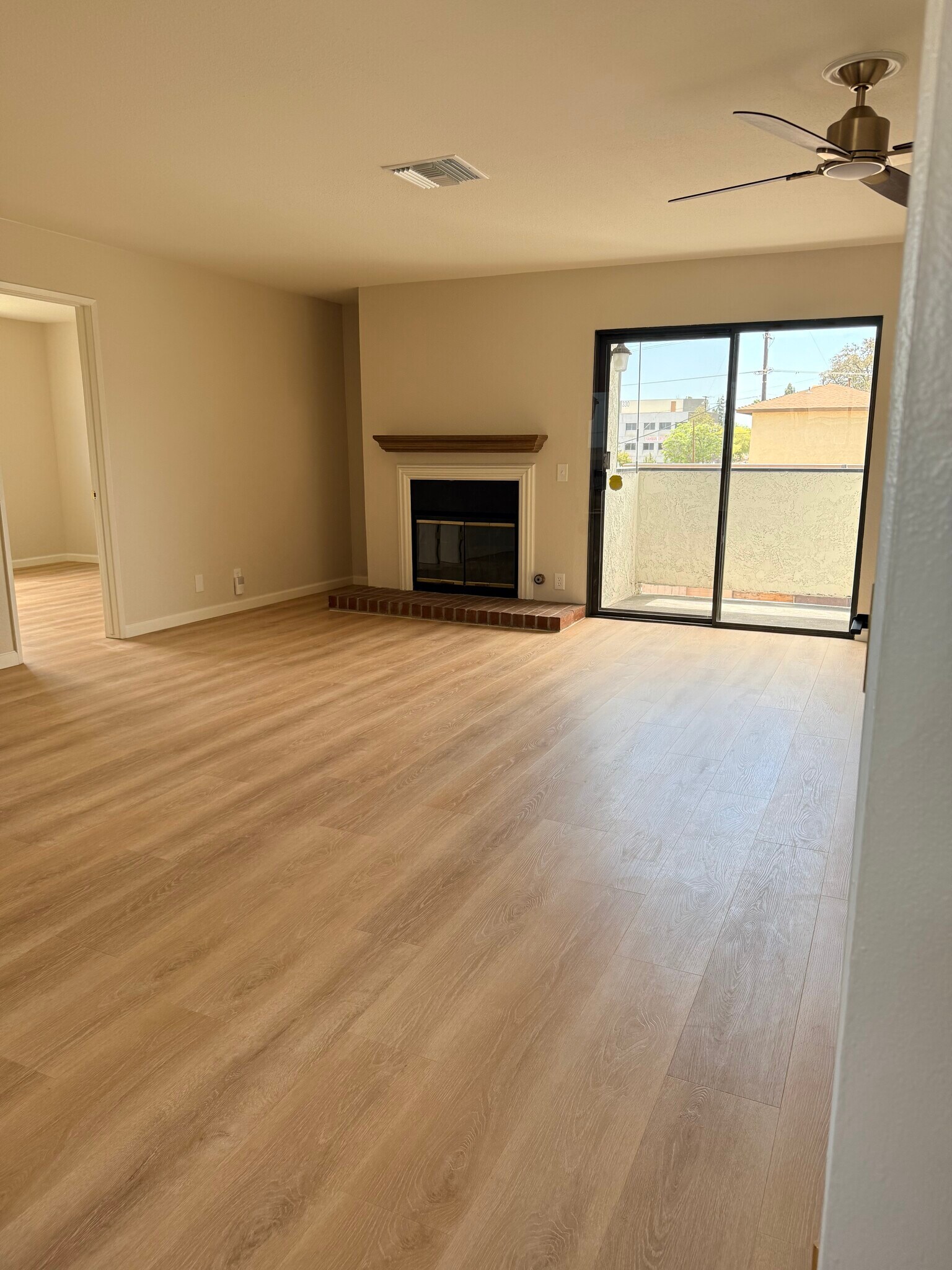 Fireplace - 470 E 7th St