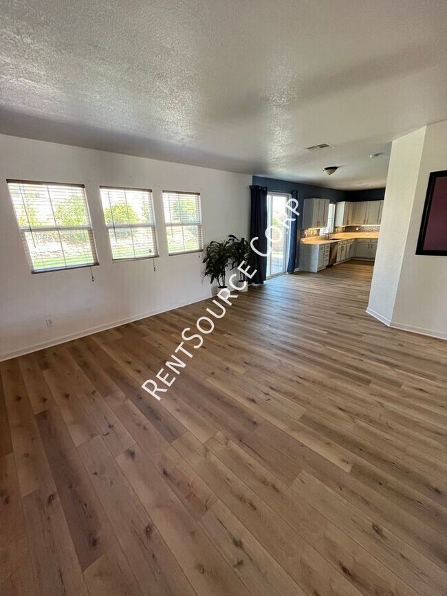 Building Photo - 37515 Limelight Way