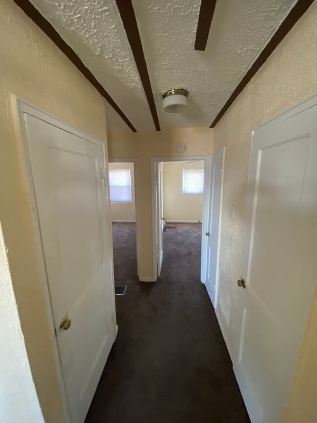 Building Photo - Charming 2-Bedroom Row Home in Sharon Hill