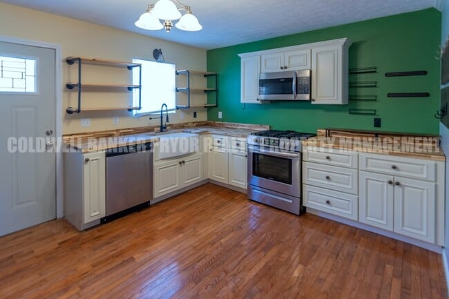 Building Photo - 531 Indian Hills Dr