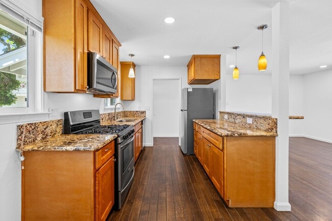 Building Photo - Updated 4 Bedroom 2 Bath North Napa Home