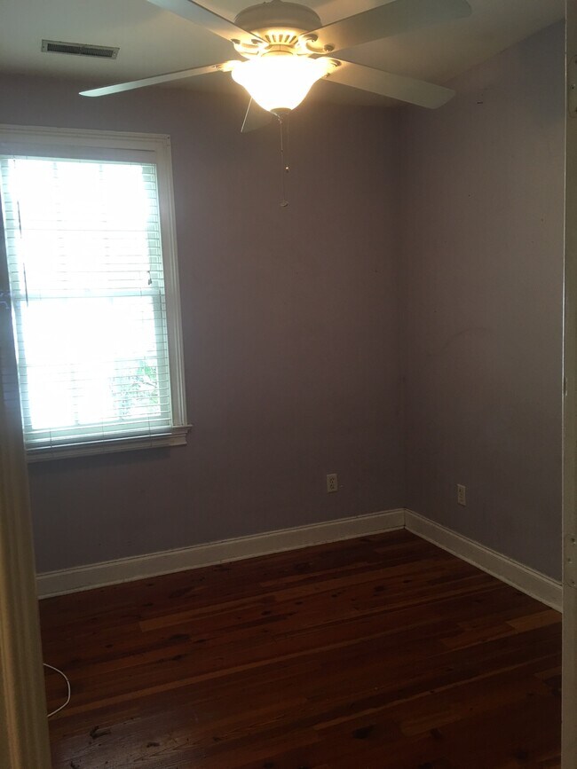 Building Photo - 17 Felix St