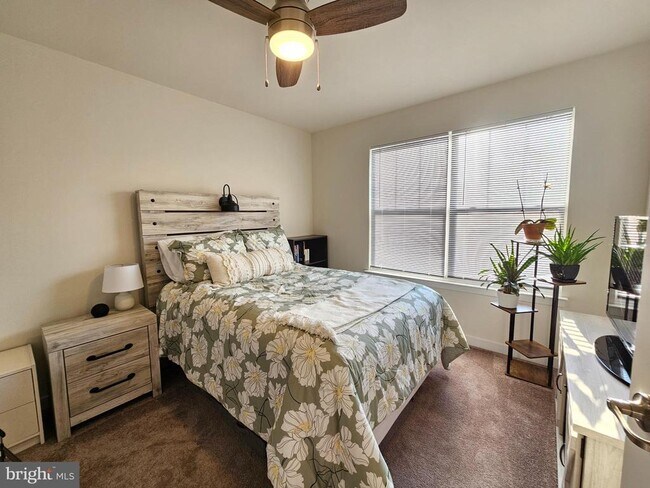 Building Photo - 1870 Boulder Dr