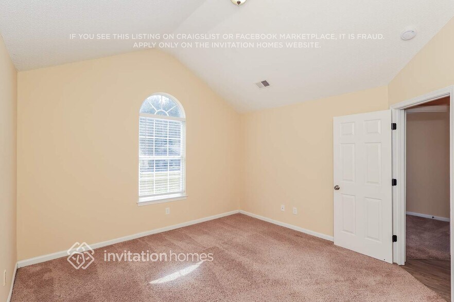 Building Photo - 2992 Knoll View Pl