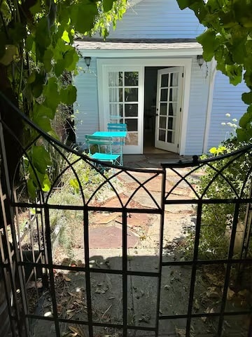 Building Photo - 1204 N Spaulding Ave