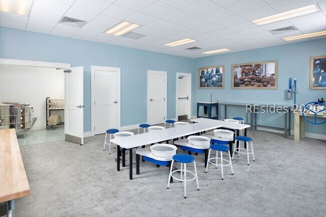 Building Photo - 1314 Good Life Wy