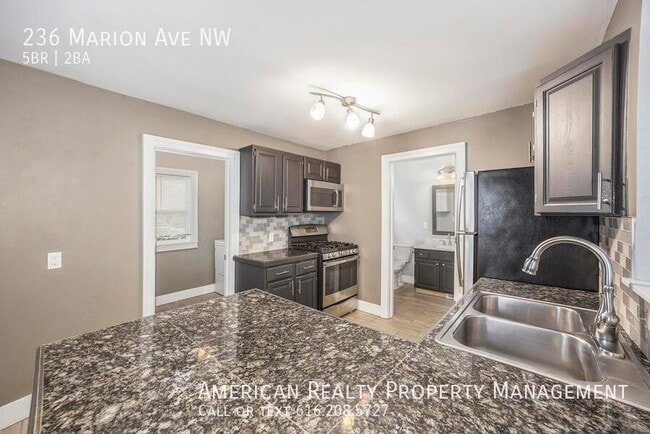 Building Photo - 236 Marion Ave NW