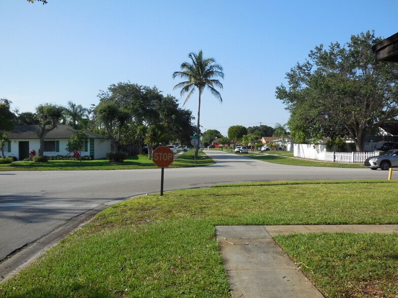 Building Photo - 5252 Bosque Ln