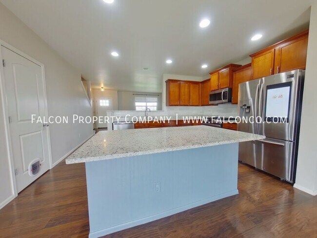 Building Photo - 7973 Buckeye Tree Ln