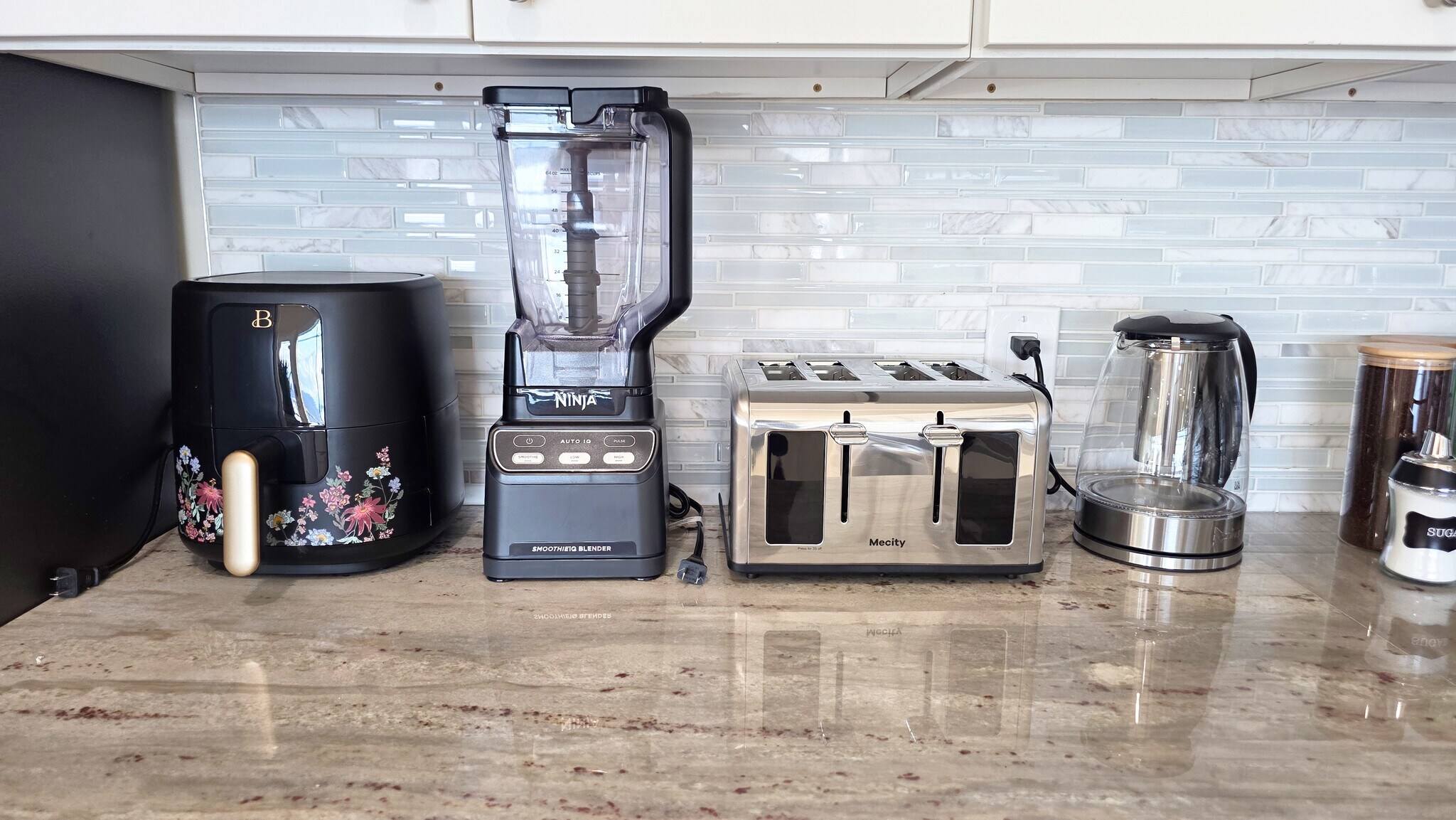 Building Photo - 1588 Alki Ave SW