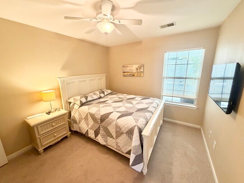 Building Photo - 2268 Kings Gate Ln