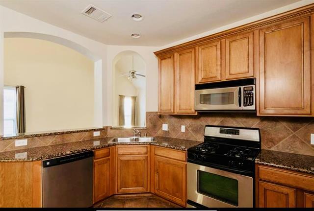Building Photo - 9717 Hedge Bell Dr