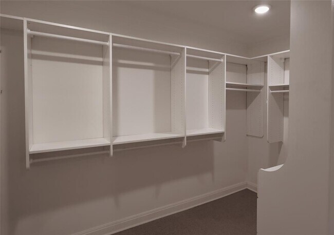Building Photo - 4702 Shadow Ln