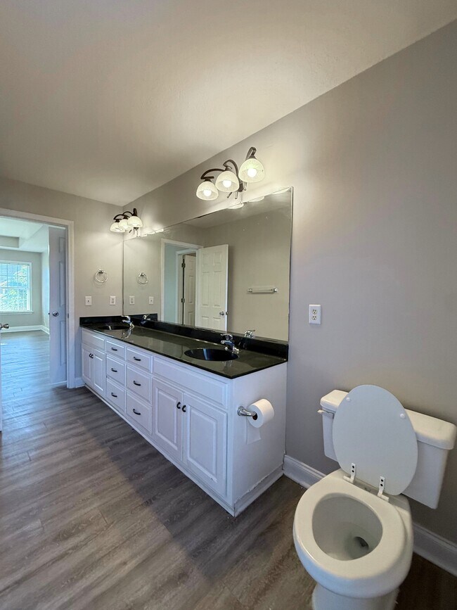 Building Photo - 1003 Moss Creek Cir