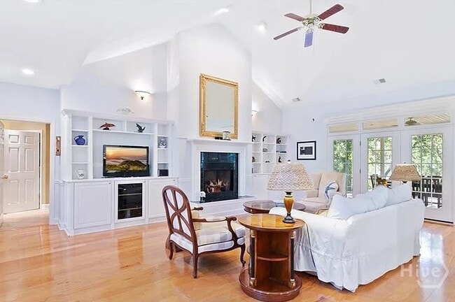 Building Photo - 259 Kelsall Dr