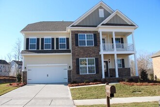 Building Photo - Beautiful move-in ready located in the Mil...