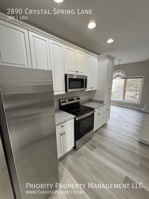 Building Photo - 2890 Crystal Spring Ln