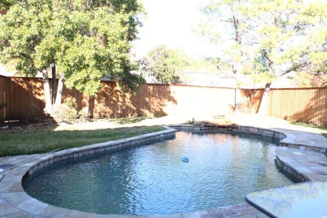 Building Photo - 1013 Stone Gate Dr