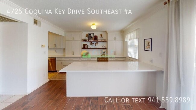 Building Photo - 4725 Coquina Key Dr SE