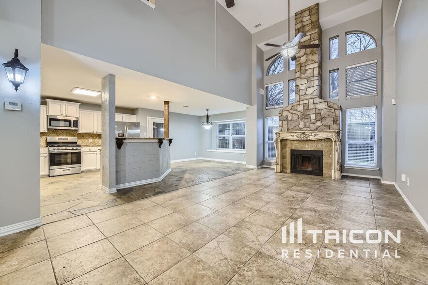 Building Photo - 220 Flatwood Dr