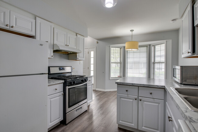 Building Photo - 3491 Willowview Ct