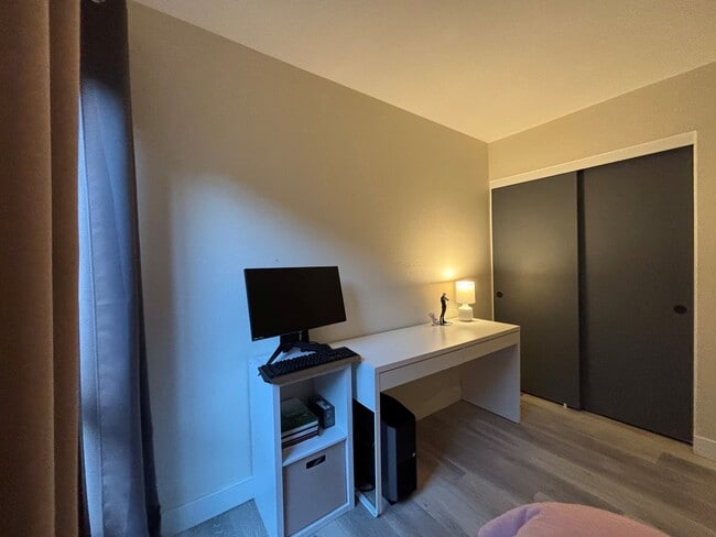 Building Photo - 806 Coriander Dr