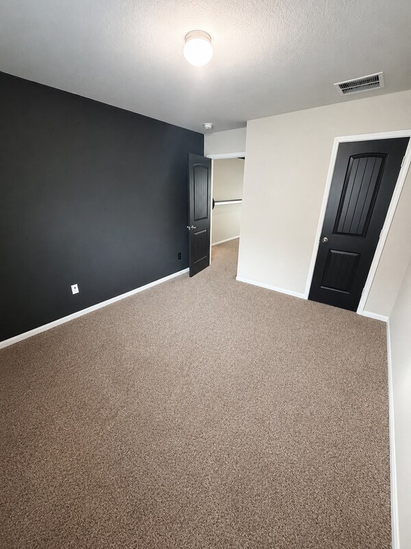 Building Photo - 2291 Raider Dr