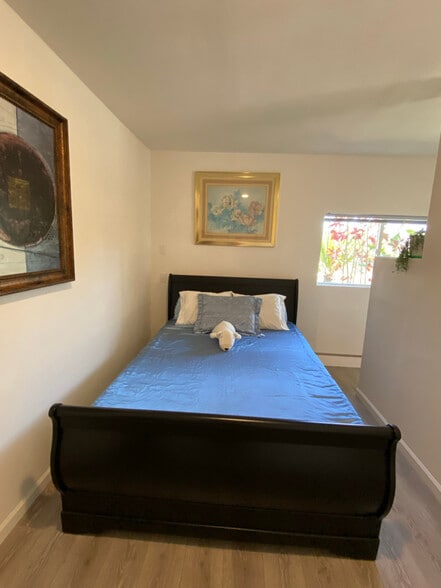 Building Photo - 13130 Ridgedale Dr