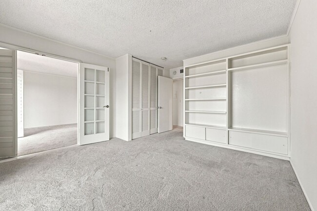 Building Photo - 300 Cagney Ln