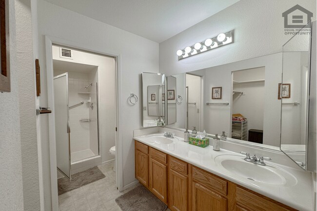Building Photo - 1Bed/2Bath Furnished House in 55+ Age-Restricted Community in East Mesa!