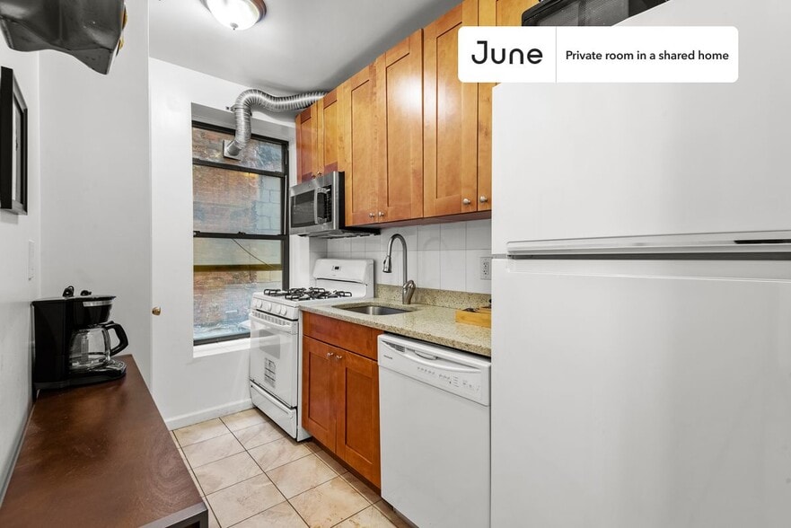 Building Photo - Room in Shared 3 bed/1 bath home in Chinatown