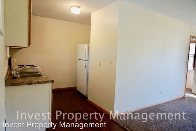 Building Photo - 331 W Fuller Ave