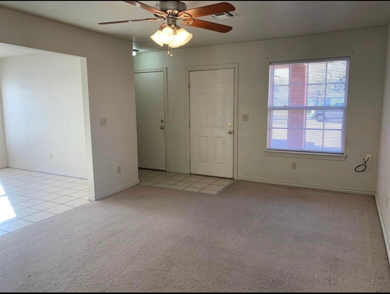 Building Photo - 1202 SW 25th St