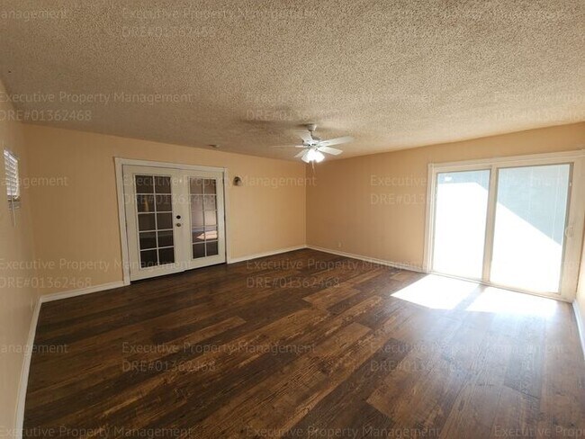 Building Photo - 3 Bedroom 2 Bath house