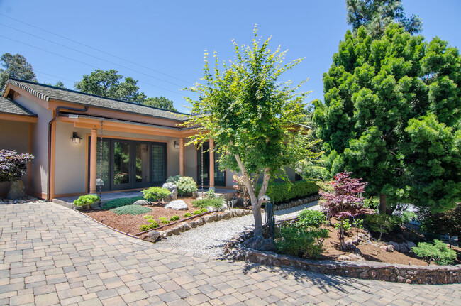 Primary Photo - Beautifully Updated Private Guest House wi...