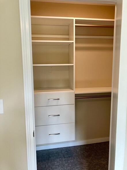 Bedroom 2 CLoset - H5 Stonehedge Dr