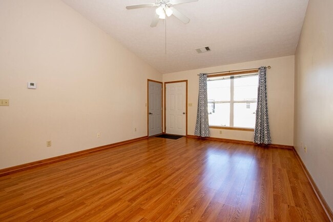 Building Photo - Two Bedroom Apartment