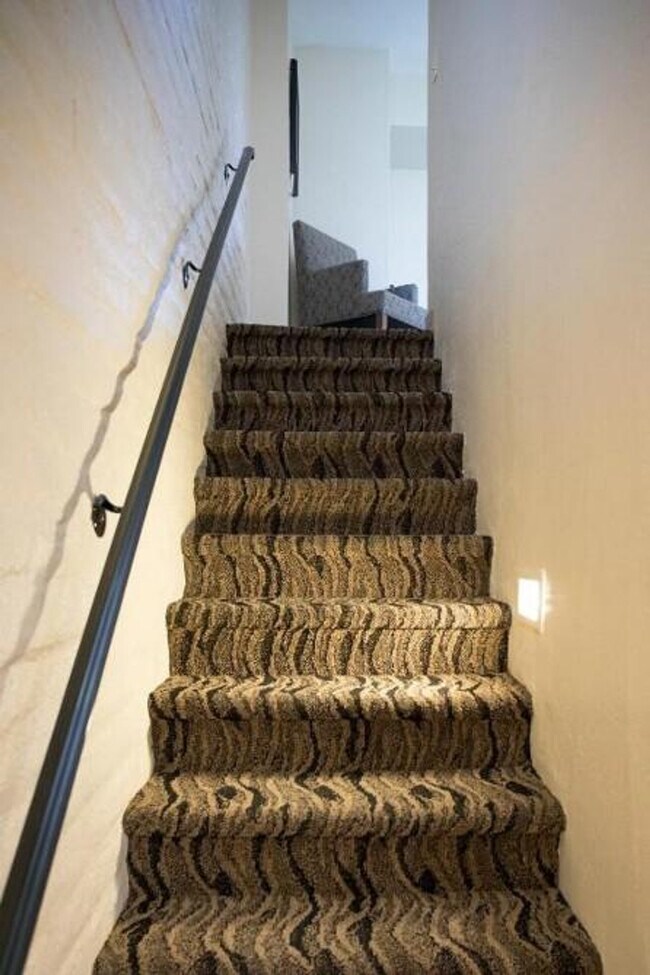 Building Photo - 6302 E Camelback Rd