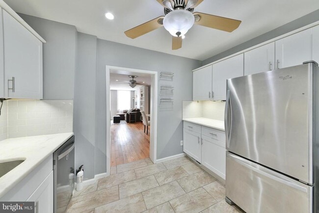 Building Photo - 3120 Almond St