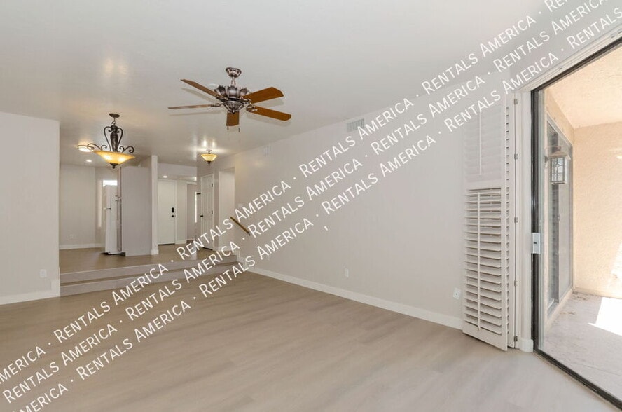 Building Photo - 5675 N Camino Esplendora