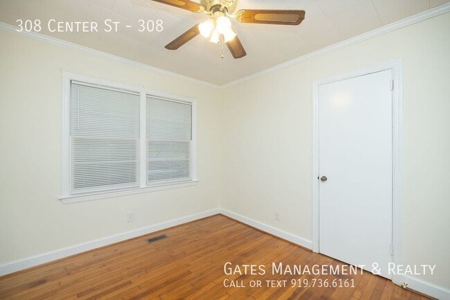 Building Photo - 308 Center St