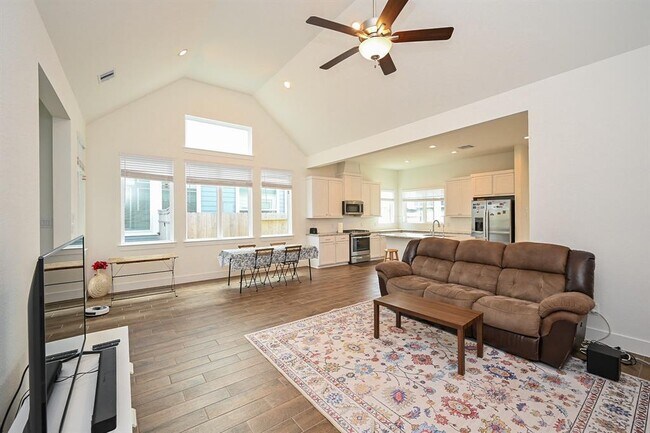 Building Photo - 1535 Cathedral Bend Drive
