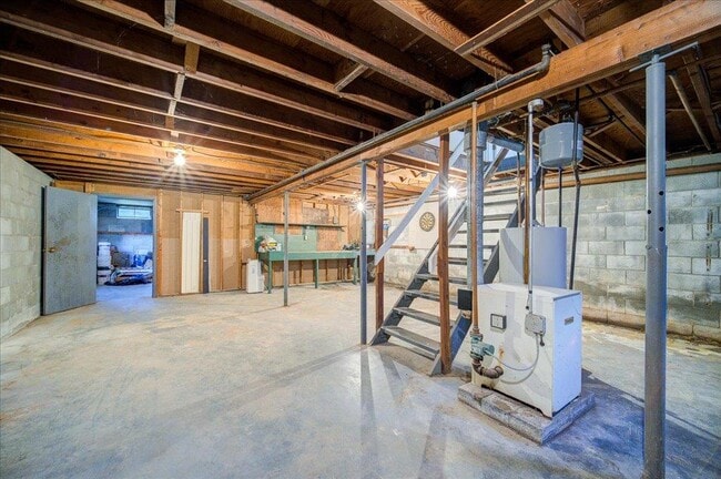 Building Photo - 173 Kings Hwy